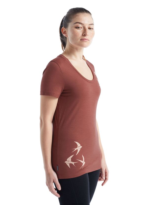 Icebreaker Women Merino Tech Lite II Short Sleeve Scoop T-Shirt Swarming ShapesGrape 80BXXP926 Clothing